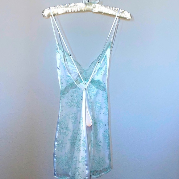 Rare VS Very Sexy Satin & Lace Slip Small Chantilly Lace Silky Soft White Mint - Picture 4 of 7